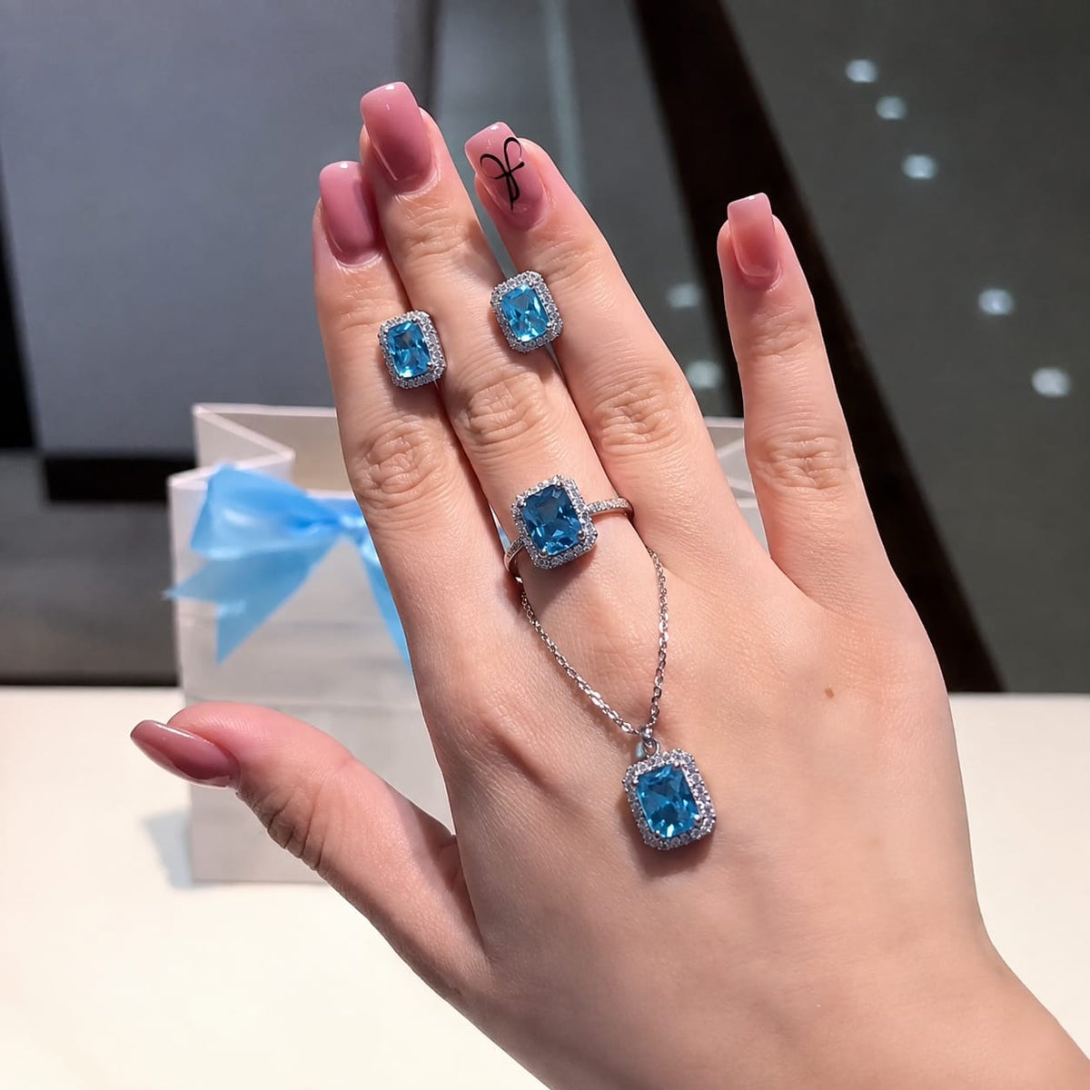 parure de bijoux bleue Saphyre- طقم مجوهرات  السفير الزرقاء